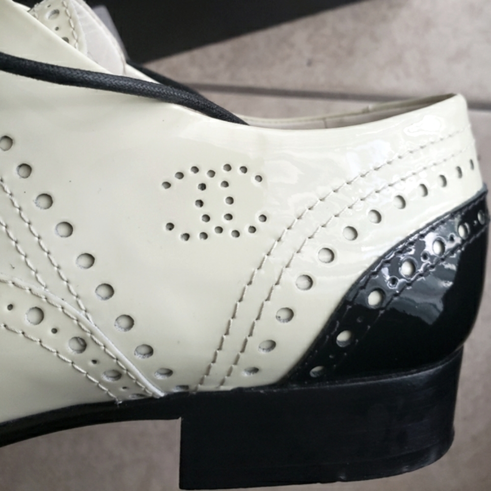 Chanel lace up patient calfskin oxford - Picture 10 of 12